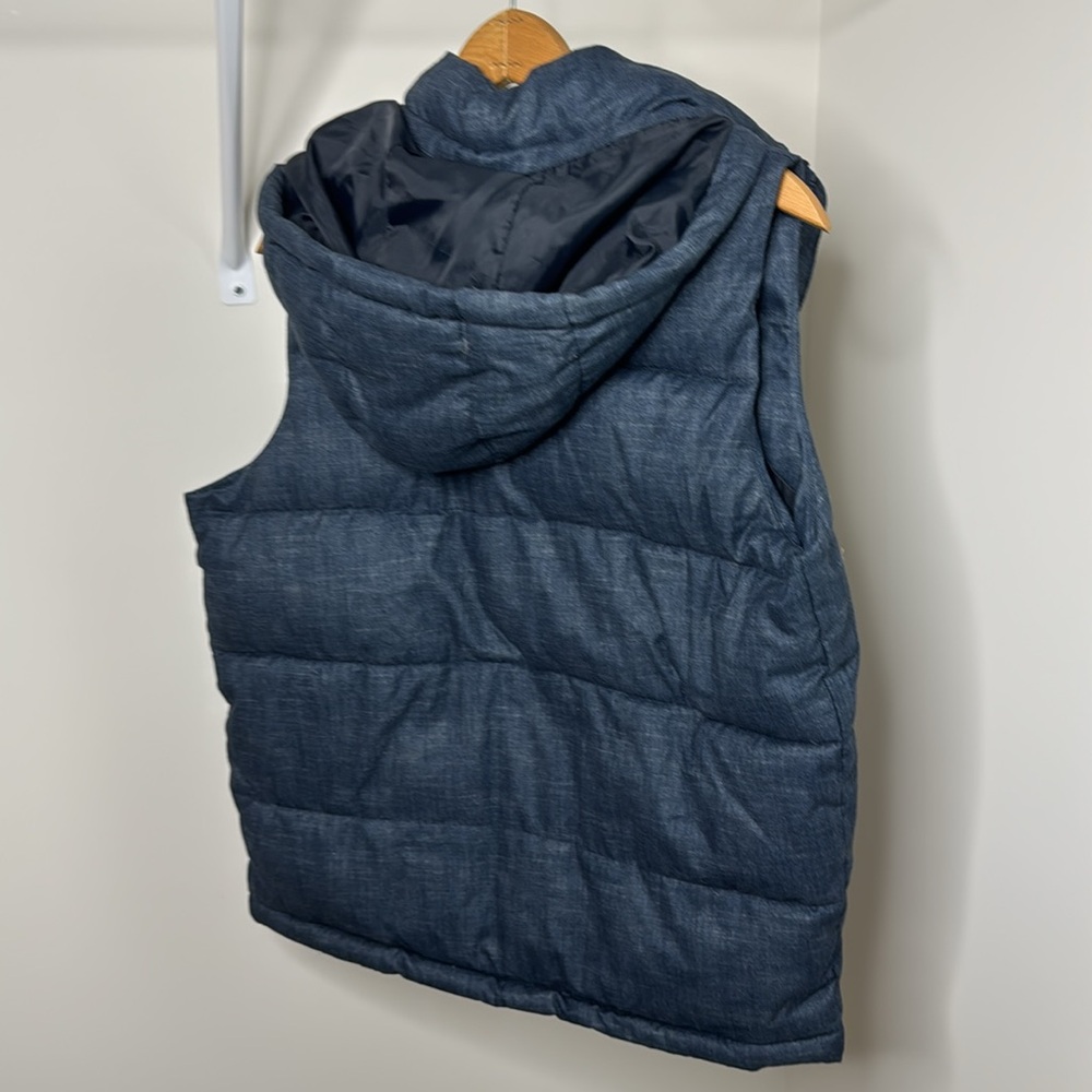 Old Navy Men’s Vest - Picture 3 of 4